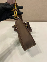 Load image into Gallery viewer, Re Edition Pochette
