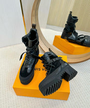 Load image into Gallery viewer, Desert Boots

