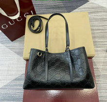 Load image into Gallery viewer, GG Shopping Bag
