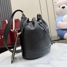 Load image into Gallery viewer, Venice Small Bucket Bag
