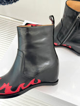 Load image into Gallery viewer, Leather Boots
