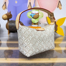 Load image into Gallery viewer, Hills Pochette
