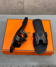 Load image into Gallery viewer, Oran Sandals
