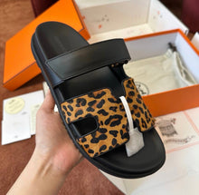 Load image into Gallery viewer, Chypre Sandals
