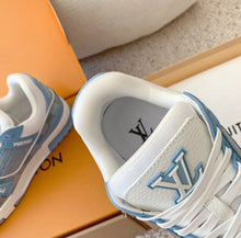 Load image into Gallery viewer, Logo Trainers
