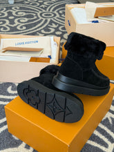 Load image into Gallery viewer, Fur Boots
