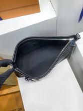 Load image into Gallery viewer, East West Carryall
