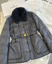 Load image into Gallery viewer, Cygnes Jacket

