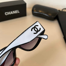 Load image into Gallery viewer, Logo Sunglasses
