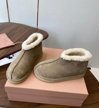 Load image into Gallery viewer, Shearling Boots

