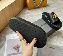 Load image into Gallery viewer, BB Leather Sandals
