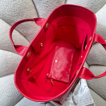 Load image into Gallery viewer, Deauville Tote
