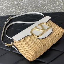 Load image into Gallery viewer, Raffia Crossbody Bag

