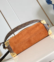 Load image into Gallery viewer, Side Trunk
