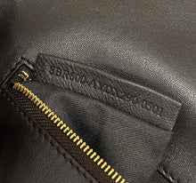 Load image into Gallery viewer, Baguette
