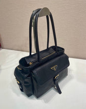 Load image into Gallery viewer, Explore Tote
