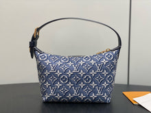 Load image into Gallery viewer, Hills Pochette
