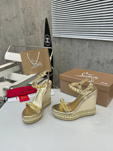 Stud Wedges