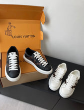 Load image into Gallery viewer, Logo Trainers
