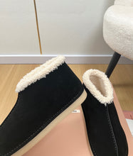 Load image into Gallery viewer, Shearling Boots
