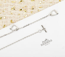 Load image into Gallery viewer, Horseshoe Necklace
