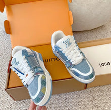 Load image into Gallery viewer, Logo Trainers
