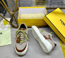 Load image into Gallery viewer, Force Trainers
