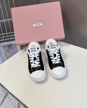 Load image into Gallery viewer, Shearling Trainers
