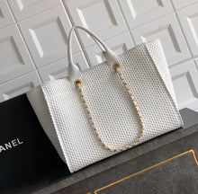 Load image into Gallery viewer, Deauville Tote
