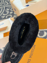Load image into Gallery viewer, Fur Boots
