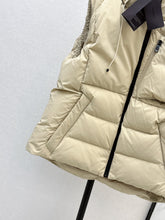Load image into Gallery viewer, Logo Gilet
