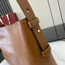 Load image into Gallery viewer, Beatrix Tote
