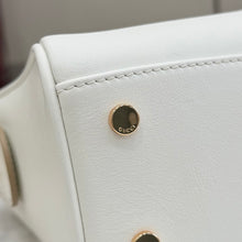 Load image into Gallery viewer, Boston Bag Small
