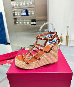 Rockstud Wedges