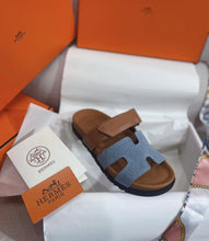Load image into Gallery viewer, Chypre Sandals
