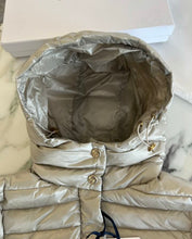 Load image into Gallery viewer, Raies Jacket
