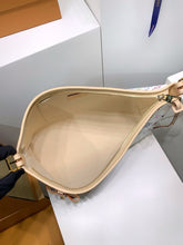 Load image into Gallery viewer, Carryall
