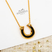 Load image into Gallery viewer, Horseshoe Necklace
