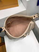 Load image into Gallery viewer, Carryall PM

