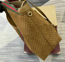 Load image into Gallery viewer, Giglio
