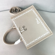 Load image into Gallery viewer, Medium Book Tote
