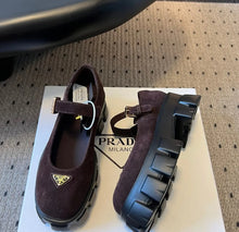 Load image into Gallery viewer, Leather Pumps
