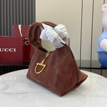 Load image into Gallery viewer, Medium Softbit Bag
