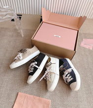 Load image into Gallery viewer, Logo Trainers
