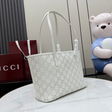 Load image into Gallery viewer, Tribeca Tote Small
