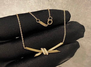 Knot Pendant