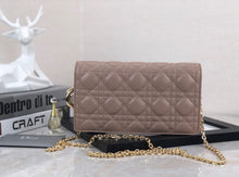 Load image into Gallery viewer, Lady D Clutch

