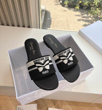 Load image into Gallery viewer, Cotton Slides
