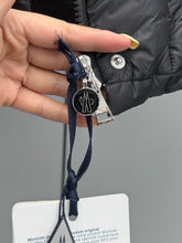 Load image into Gallery viewer, Jarcieu Jacket
