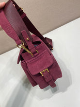 Load image into Gallery viewer, Explore Shoulder Bag
